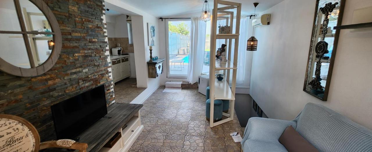 Morii Lake Pool Villa 布加勒斯特 外观 照片