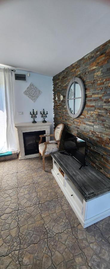 Morii Lake Pool Villa 布加勒斯特 外观 照片