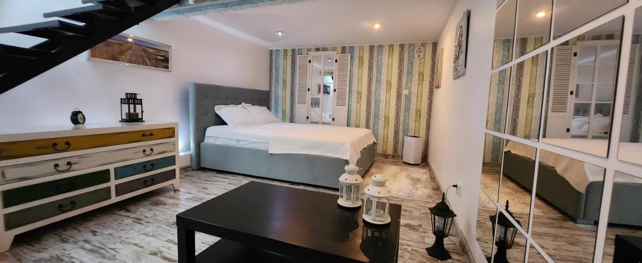 Morii Lake Pool Villa 布加勒斯特 外观 照片